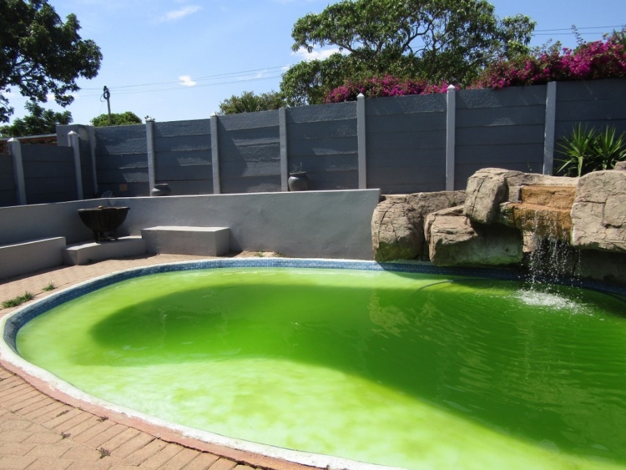 4 Bedroom Property for Sale in Humansdorp Eastern Cape